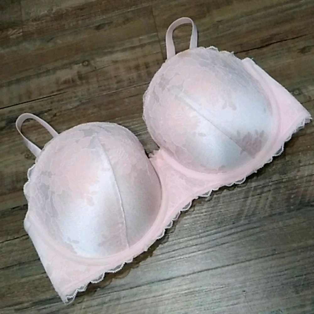 ⭐ Torrid push up strapless pink lace 38DDD bra